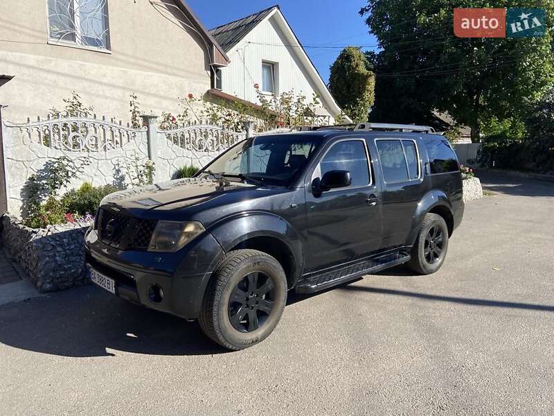 Внедорожник / Кроссовер Nissan Pathfinder 2006 в Александрие