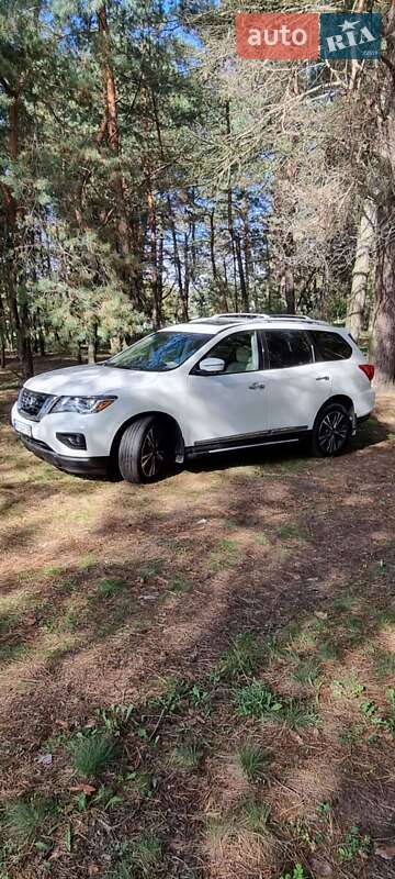 Внедорожник / Кроссовер Nissan Pathfinder 2016 в Киеве фото 3 Внедорожник / Кроссовер Nissan Pathfinder 2016 в Киеве