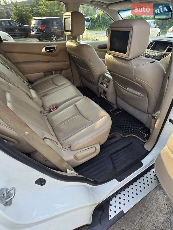 Внедорожник / Кроссовер Nissan Pathfinder 2016 в Киеве фото 12 Внедорожник / Кроссовер Nissan Pathfinder 2016 в Киеве
