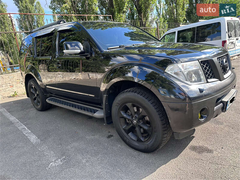 Внедорожник / Кроссовер Nissan Pathfinder 2007 в Киеве