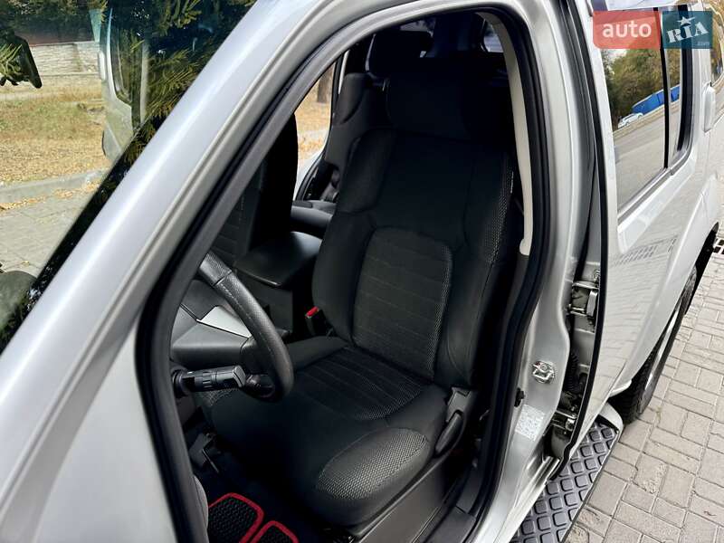 Внедорожник / Кроссовер Nissan Pathfinder 2012 в Днепре