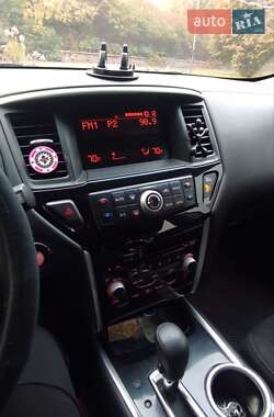 Внедорожник / Кроссовер Nissan Pathfinder 2014 в 