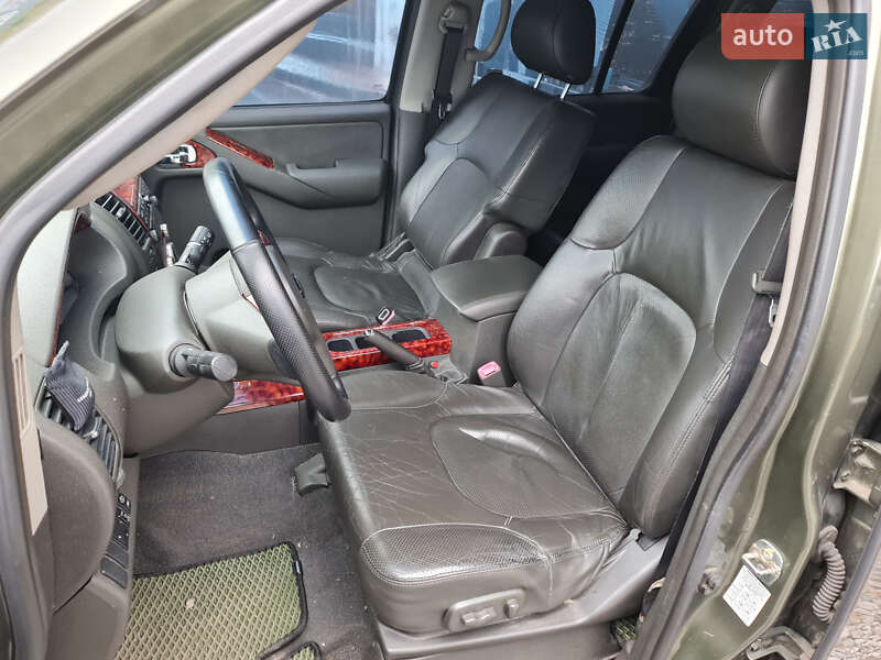 Внедорожник / Кроссовер Nissan Pathfinder 2005 в Киеве