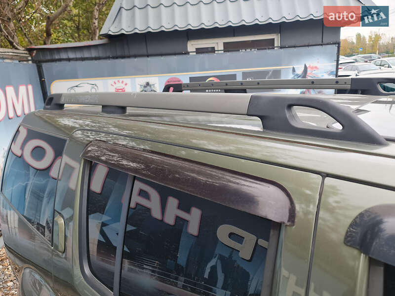 Внедорожник / Кроссовер Nissan Pathfinder 2005 в Киеве