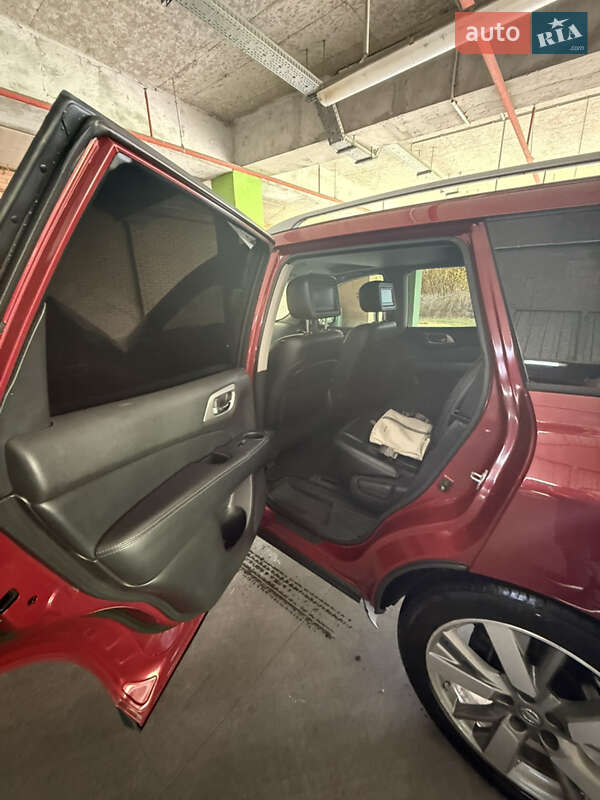 Внедорожник / Кроссовер Nissan Pathfinder 2015 в Львове