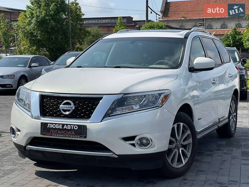 Позашляховик / Кросовер Nissan Pathfinder 2013 в  фото Позашляховик / Кросовер Nissan Pathfinder 2013 в