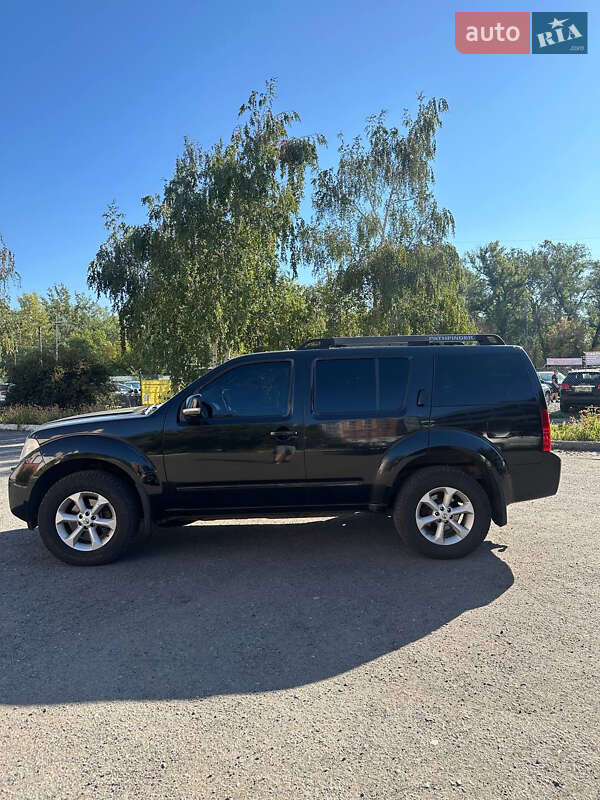 Позашляховик / Кросовер Nissan Pathfinder 2007 в Полтаві