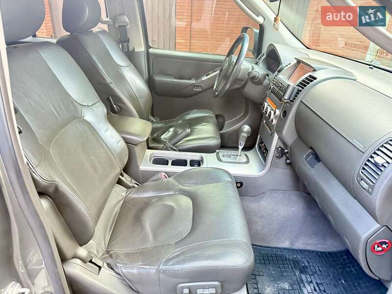 Позашляховик / Кросовер Nissan Pathfinder 2006 в Дніпрі