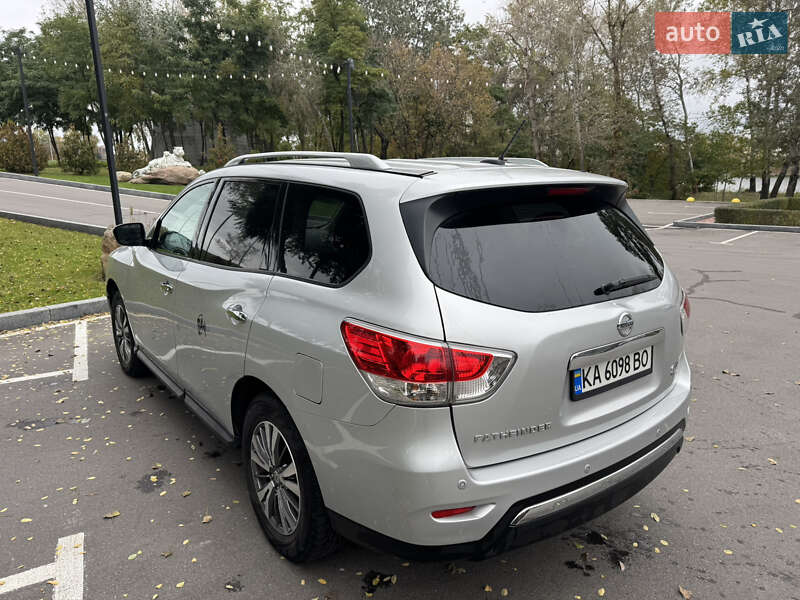 Внедорожник / Кроссовер Nissan Pathfinder 2016 в Киеве