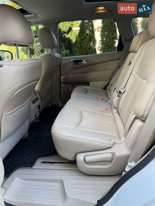 Позашляховик / Кросовер Nissan Pathfinder 2015 в Києві