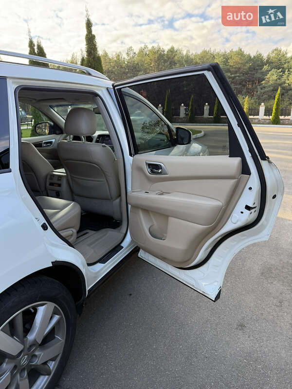 Позашляховик / Кросовер Nissan Pathfinder 2015 в Києві