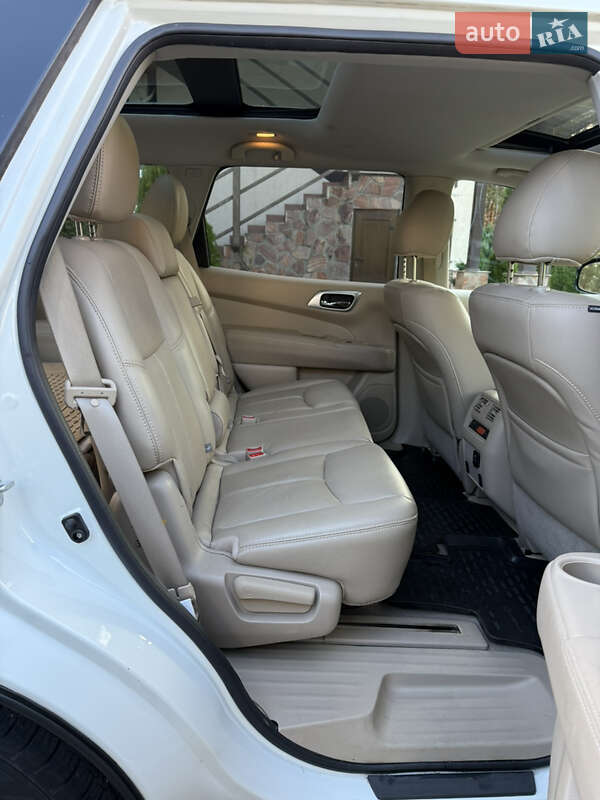 Позашляховик / Кросовер Nissan Pathfinder 2015 в Києві