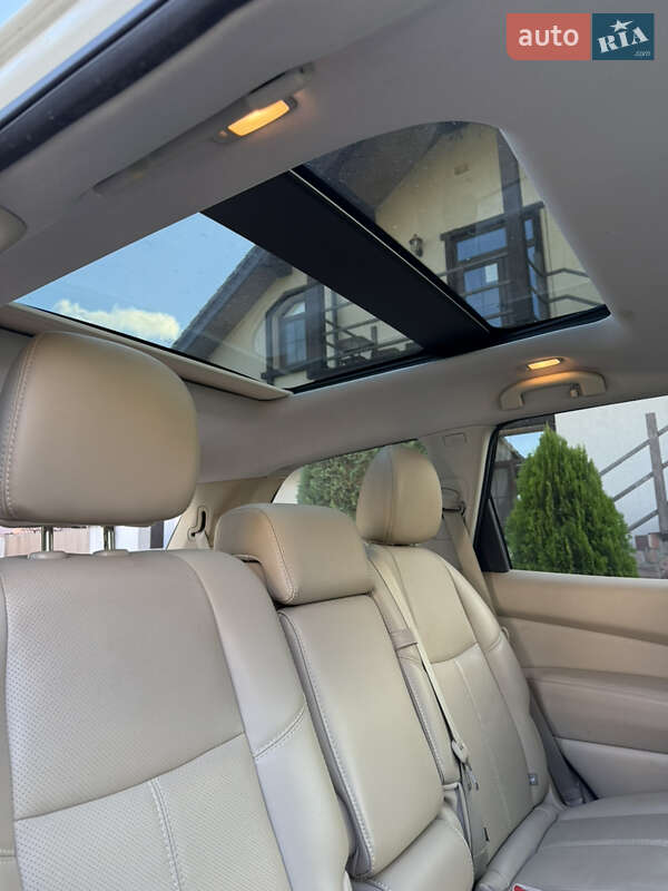 Позашляховик / Кросовер Nissan Pathfinder 2015 в Києві