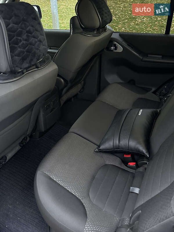 Внедорожник / Кроссовер Nissan Pathfinder 2012 в Броварах