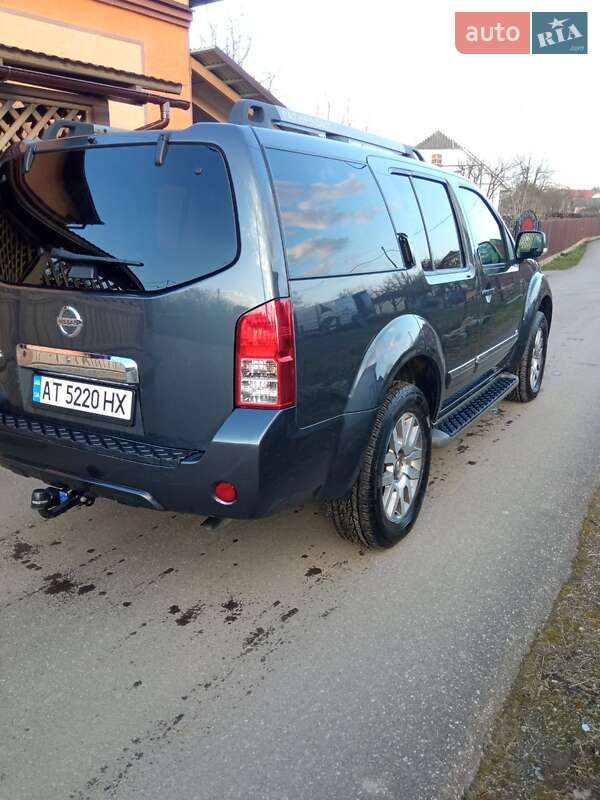 Позашляховик / Кросовер Nissan Pathfinder 2013 в Івано-Франківську