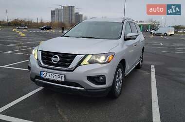 Внедорожник / Кроссовер Nissan Pathfinder 2019 в Киеве