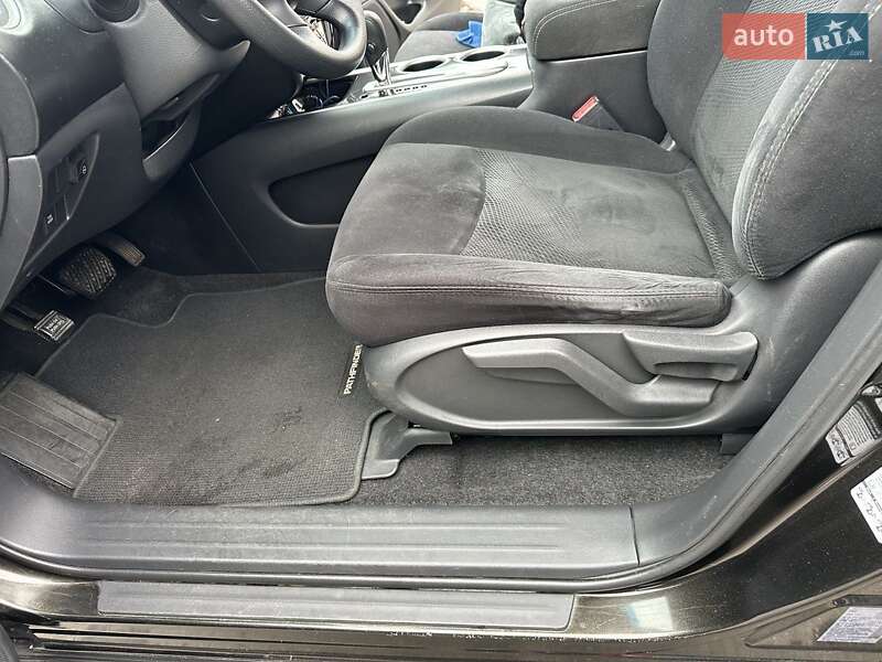 Внедорожник / Кроссовер Nissan Pathfinder 2014 в Чернигове фото 18 Внедорожник / Кроссовер Nissan Pathfinder 2014 в Чернигове