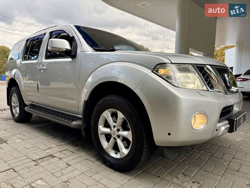Позашляховик / Кросовер Nissan Pathfinder 2012 в Дніпрі фото 9 Позашляховик / Кросовер Nissan Pathfinder 2012 в Дніпрі