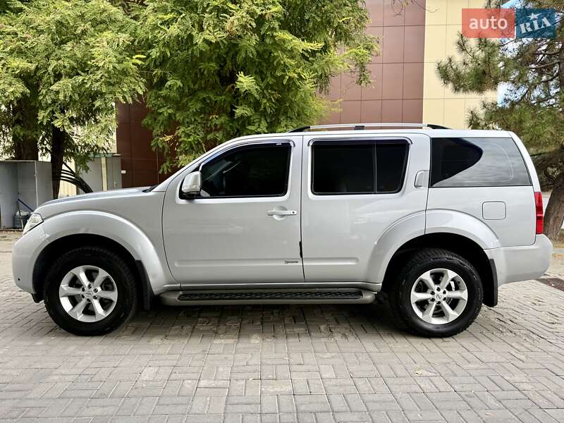Позашляховик / Кросовер Nissan Pathfinder 2012 в Дніпрі фото 15 Позашляховик / Кросовер Nissan Pathfinder 2012 в Дніпрі
