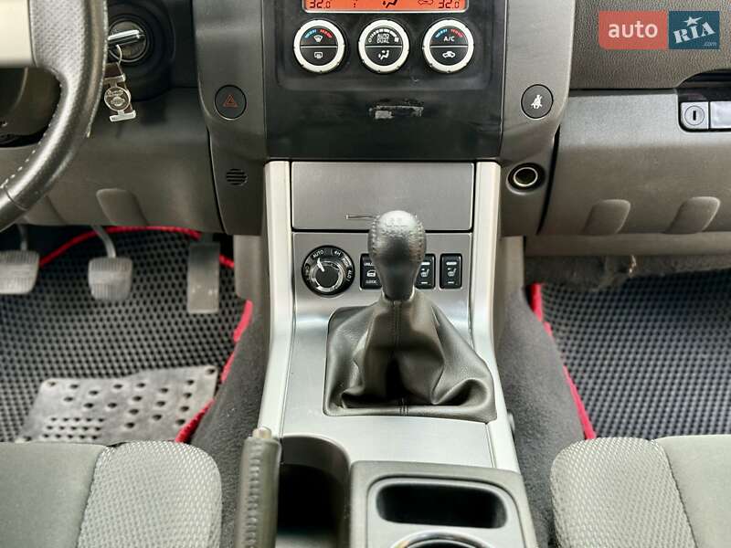 Позашляховик / Кросовер Nissan Pathfinder 2012 в Дніпрі фото 24 Позашляховик / Кросовер Nissan Pathfinder 2012 в Дніпрі