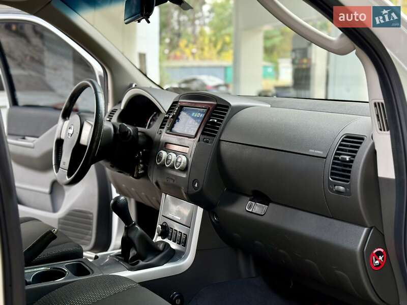 Позашляховик / Кросовер Nissan Pathfinder 2012 в Дніпрі фото 28 Позашляховик / Кросовер Nissan Pathfinder 2012 в Дніпрі