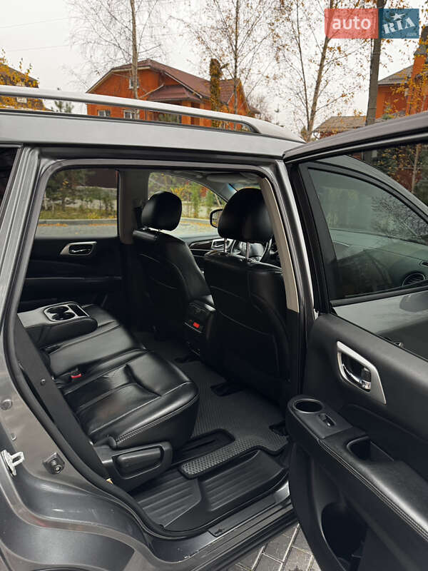 Внедорожник / Кроссовер Nissan Pathfinder 2015 в Полтаве