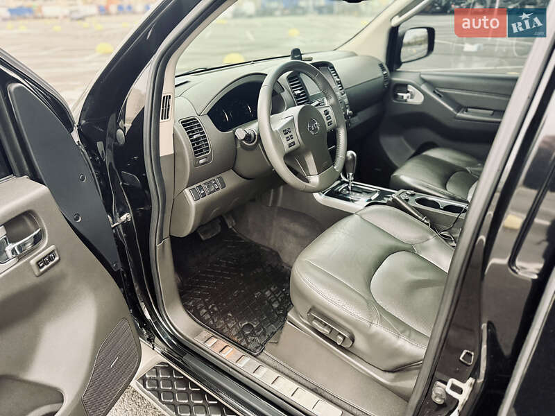 Внедорожник / Кроссовер Nissan Pathfinder 2011 в Киеве