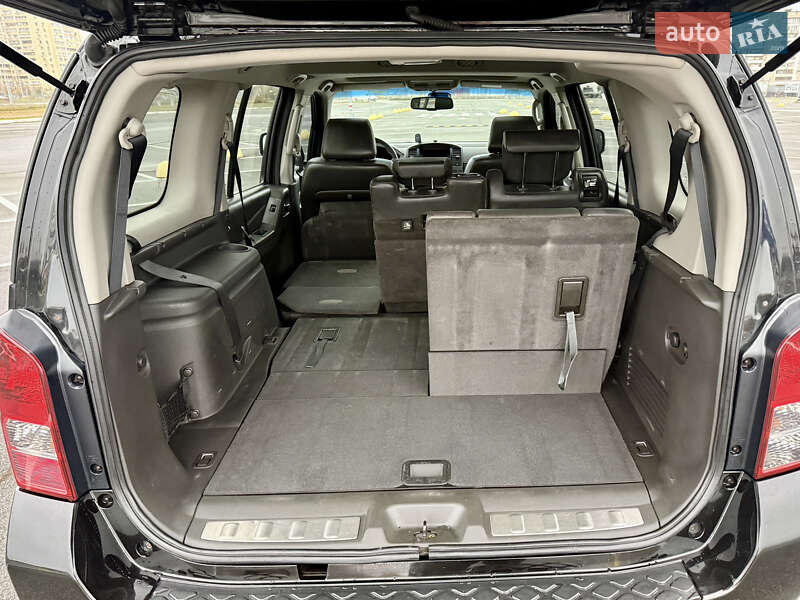 Внедорожник / Кроссовер Nissan Pathfinder 2011 в Киеве