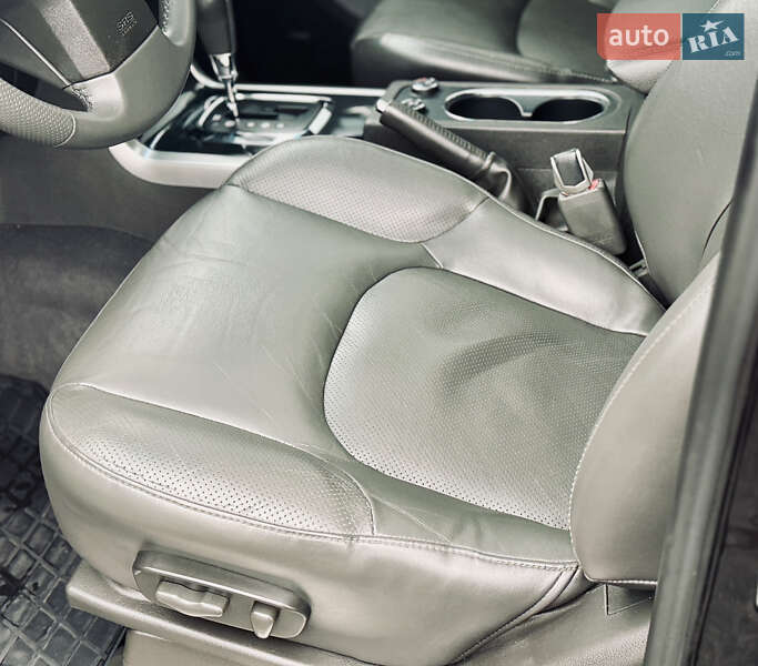 Внедорожник / Кроссовер Nissan Pathfinder 2011 в Киеве