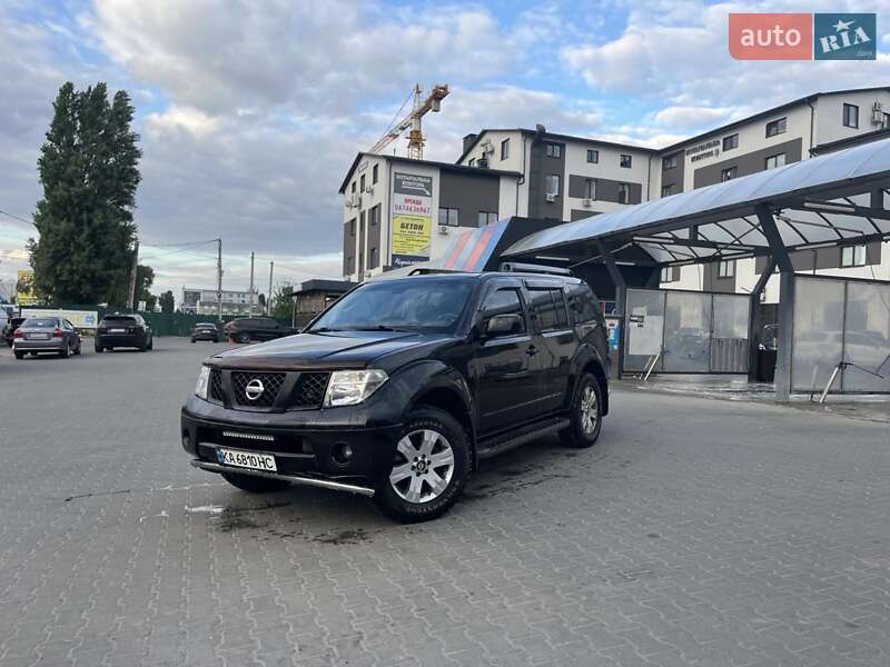 Внедорожник / Кроссовер Nissan Pathfinder 2005 в Киеве