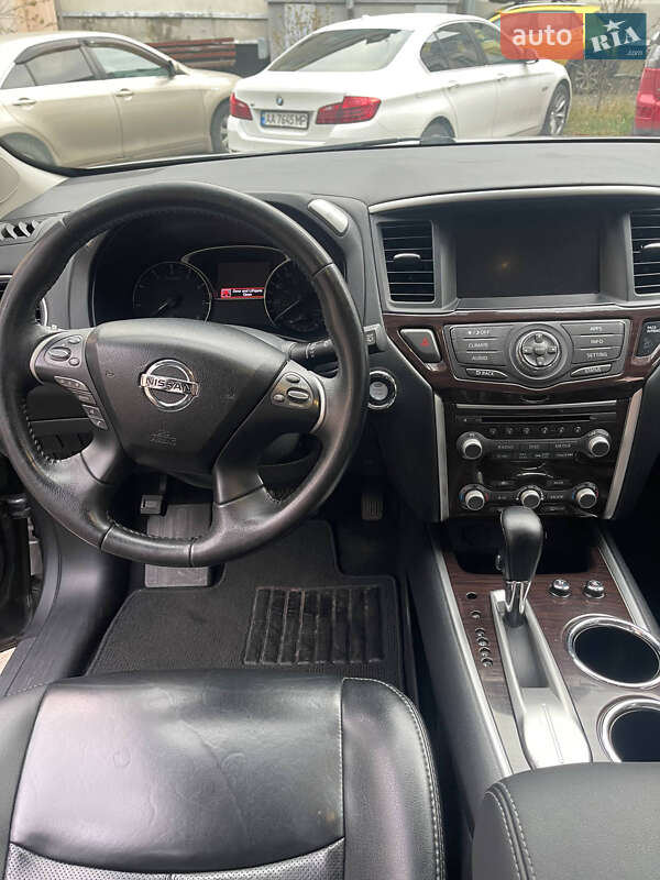 Внедорожник / Кроссовер Nissan Pathfinder 2016 в Киеве