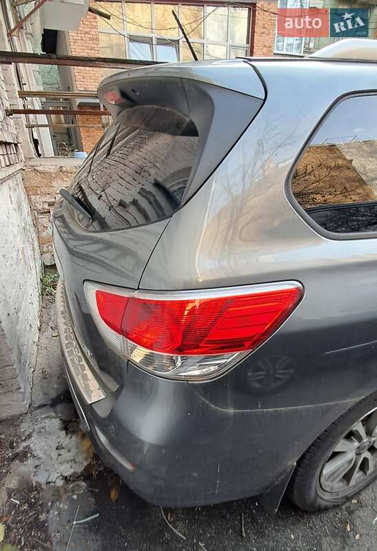 Внедорожник / Кроссовер Nissan Pathfinder 2015 в Киеве