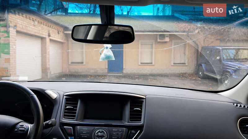 Внедорожник / Кроссовер Nissan Pathfinder 2015 в Киеве