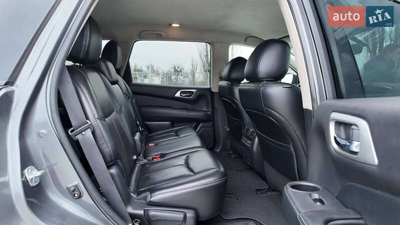 Внедорожник / Кроссовер Nissan Pathfinder 2016 в Киеве