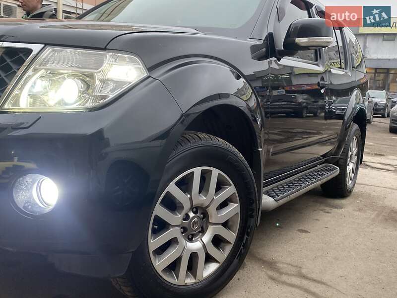 Позашляховик / Кросовер Nissan Pathfinder 2013 в Дніпрі