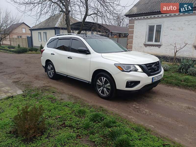 Позашляховик / Кросовер Nissan Pathfinder 2017 в Олександрії фото 2 Позашляховик / Кросовер Nissan Pathfinder 2017 в Олександрії