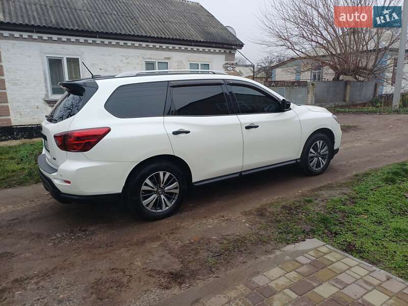 Позашляховик / Кросовер Nissan Pathfinder 2017 в Олександрії фото 9 Позашляховик / Кросовер Nissan Pathfinder 2017 в Олександрії