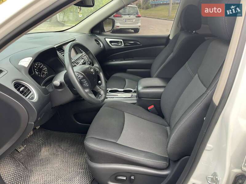 Позашляховик / Кросовер Nissan Pathfinder 2017 в Олександрії фото 28 Позашляховик / Кросовер Nissan Pathfinder 2017 в Олександрії