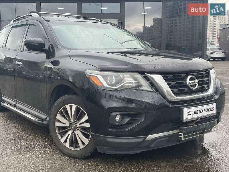 Позашляховик / Кросовер Nissan Pathfinder 2016 в Києві