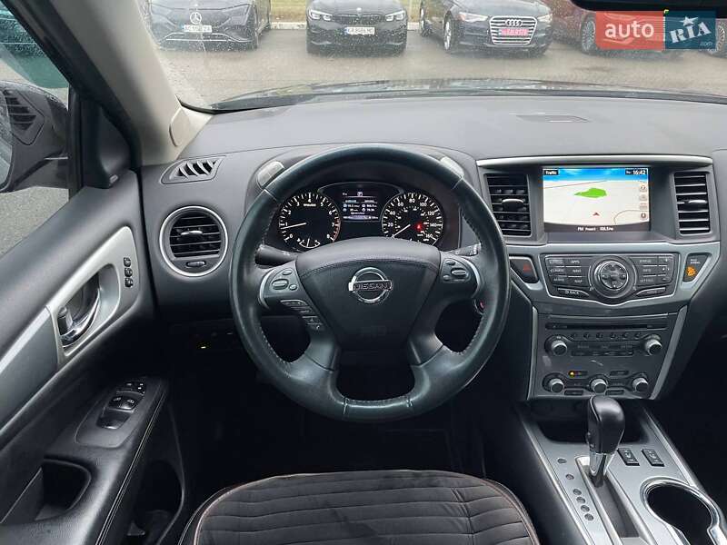 Позашляховик / Кросовер Nissan Pathfinder 2016 в Києві