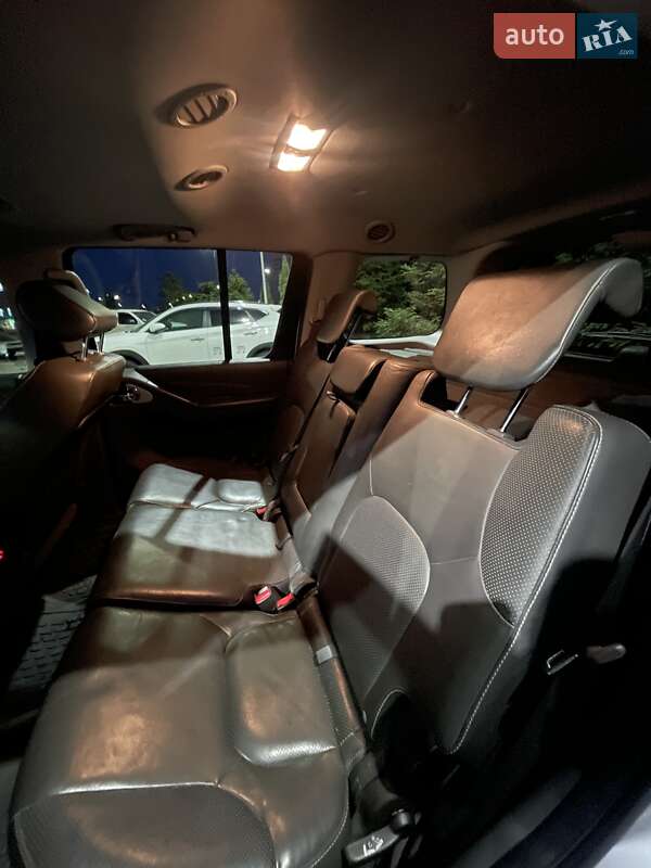 Позашляховик / Кросовер Nissan Pathfinder 2012 в Києві