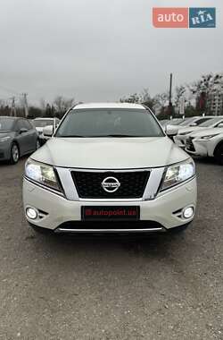 Внедорожник / Кроссовер Nissan Pathfinder 2015 в Белогородке