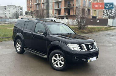 Внедорожник / Кроссовер Nissan Pathfinder 2013 в Львове