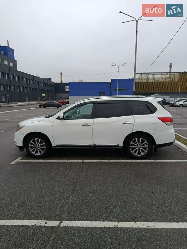Позашляховик / Кросовер Nissan Pathfinder 2013 в Києві