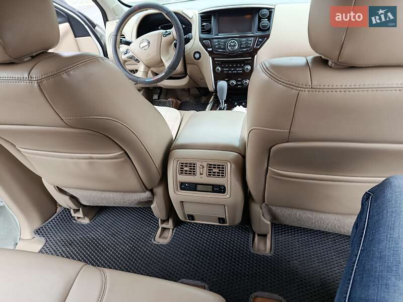 Позашляховик / Кросовер Nissan Pathfinder 2013 в Києві