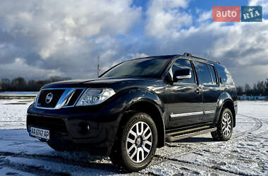 Внедорожник / Кроссовер Nissan Pathfinder 2011 в Киеве
