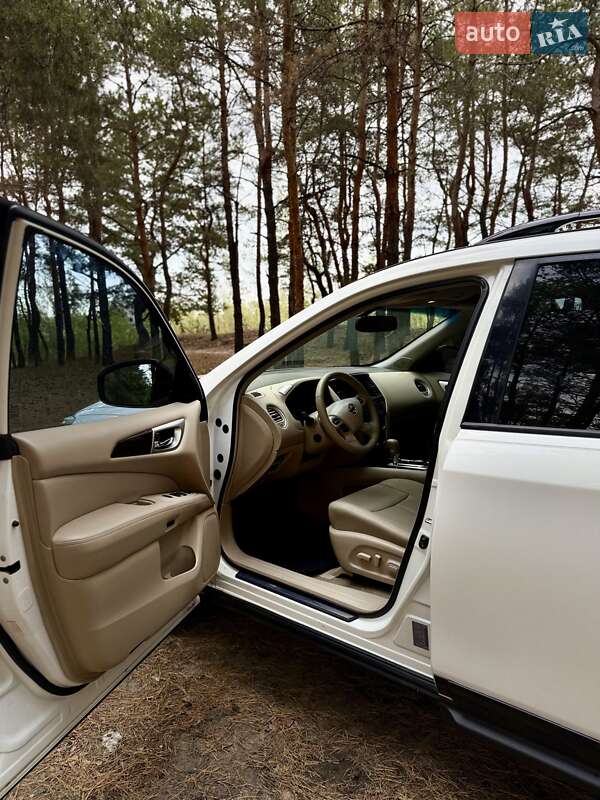 Внедорожник / Кроссовер Nissan Pathfinder 2013 в Павлограде