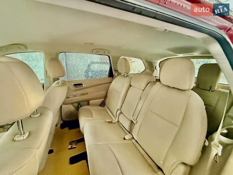 Внедорожник / Кроссовер Nissan Pathfinder 2016 в Ужгороде фото 18 Внедорожник / Кроссовер Nissan Pathfinder 2016 в Ужгороде