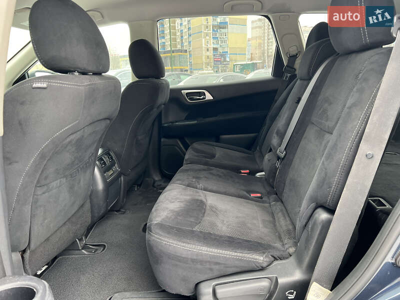 Внедорожник / Кроссовер Nissan Pathfinder 2016 в Киеве