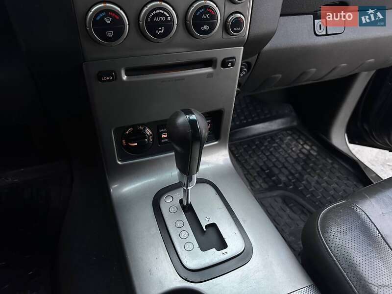 Внедорожник / Кроссовер Nissan Pathfinder 2006 в Киеве